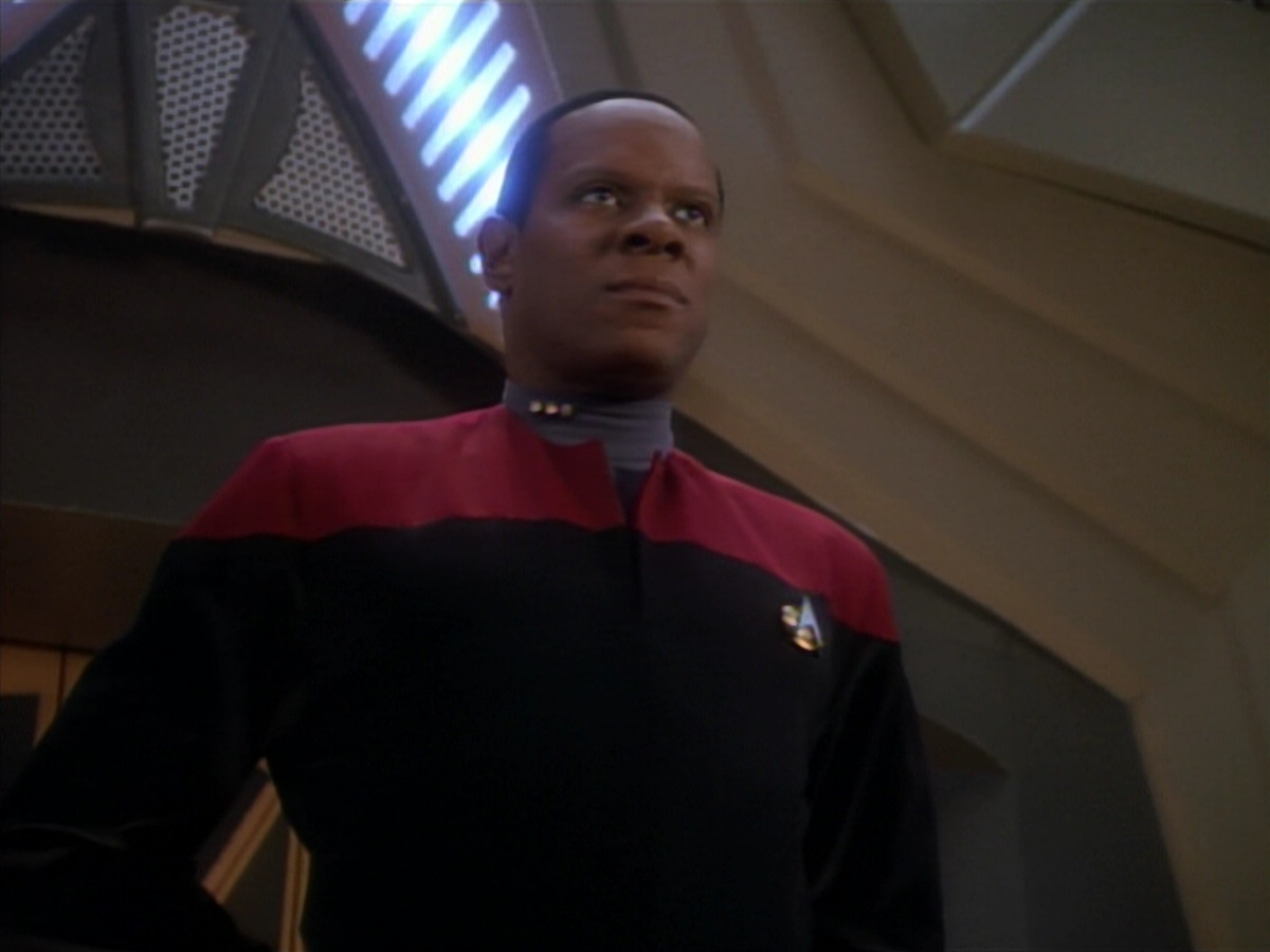 extant_StarTrekDS9_2x23-Crossover_03745.jpg