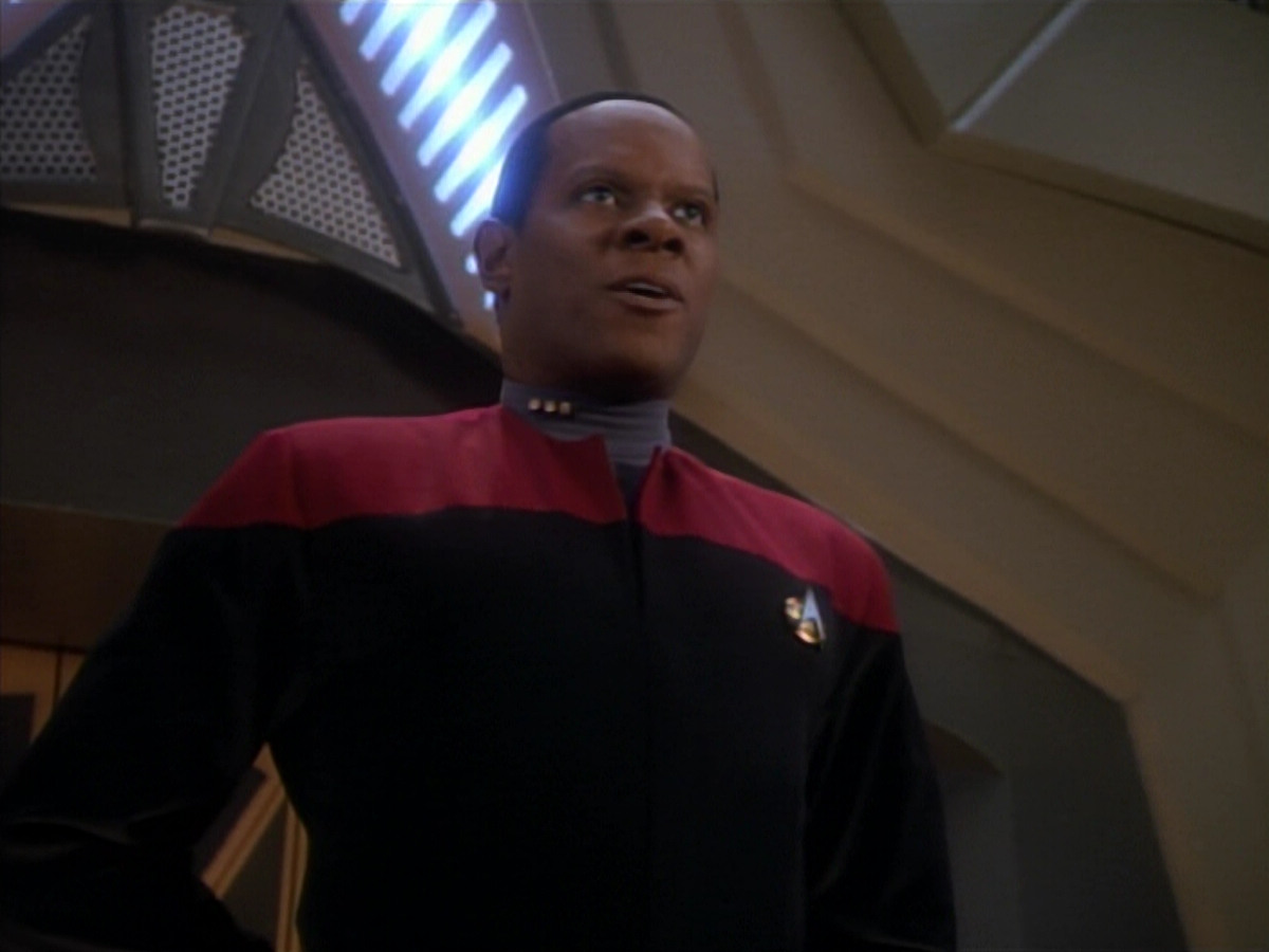 extant_StarTrekDS9_2x23-Crossover_03748.jpg