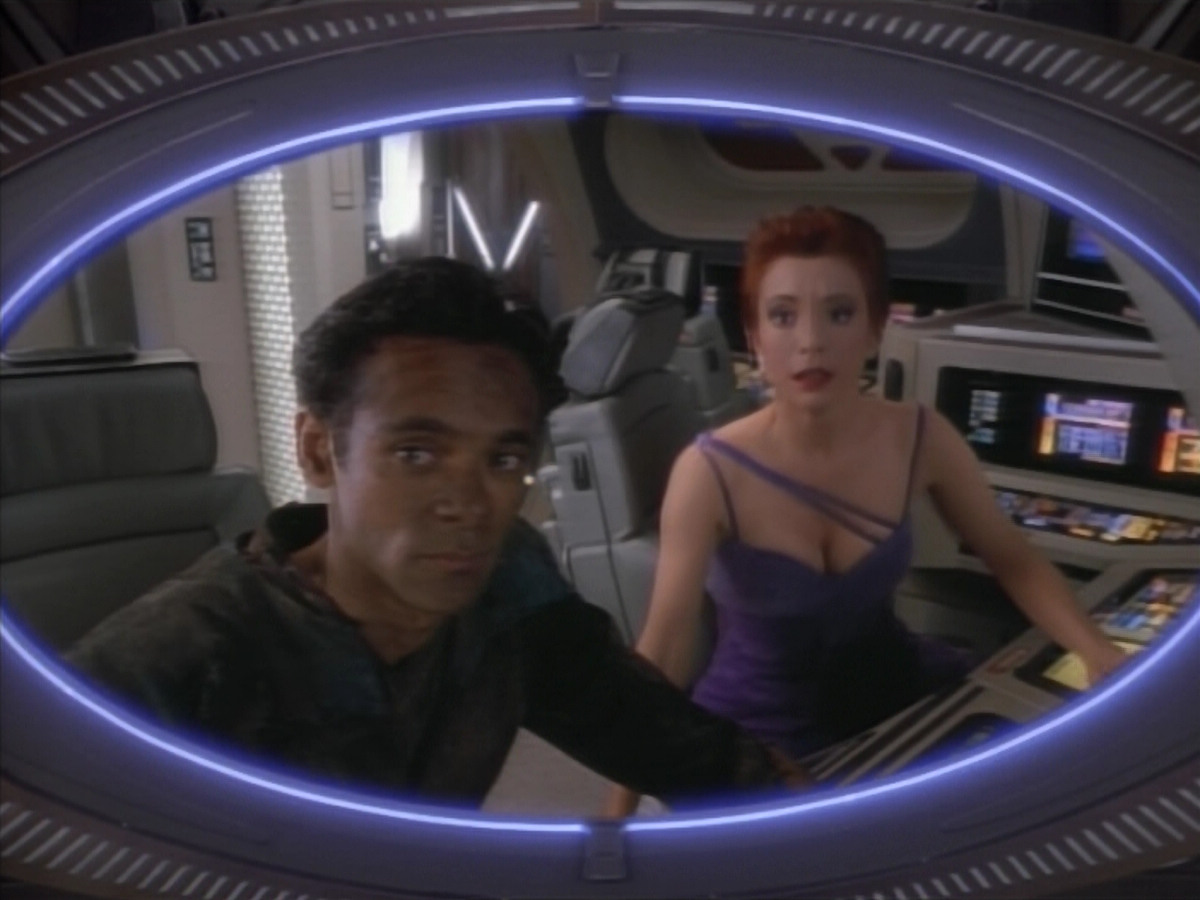 extant_StarTrekDS9_2x23-Crossover_03749.jpg