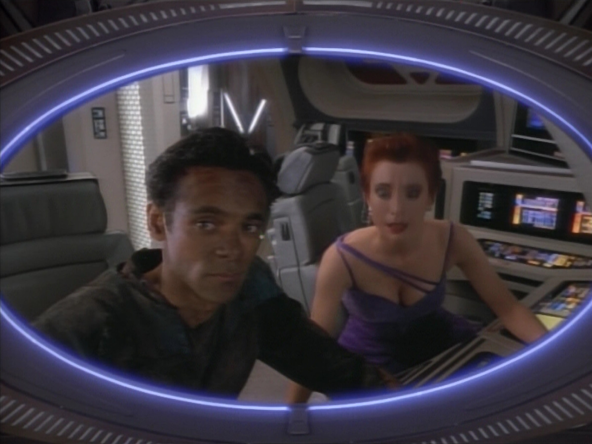 extant_StarTrekDS9_2x23-Crossover_03750.jpg