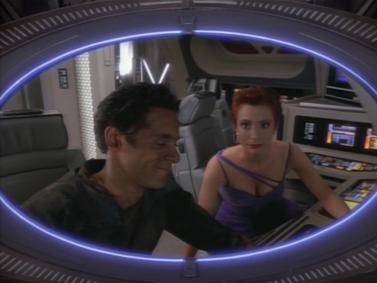 extant_StarTrekDS9_2x23-Crossover_03762.jpg