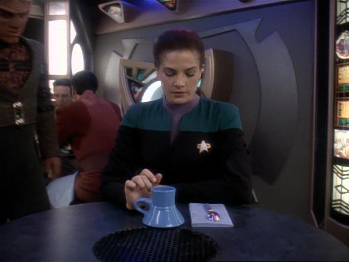 ariane179254_StarTrek_DS9_3x05-SecondSkin_0012.jpg