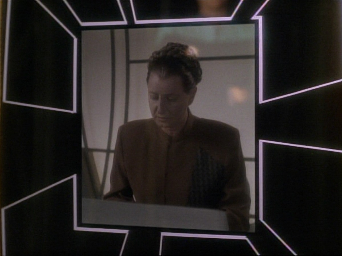 ariane179254_StarTrek_DS9_3x05-SecondSkin_0153.jpg