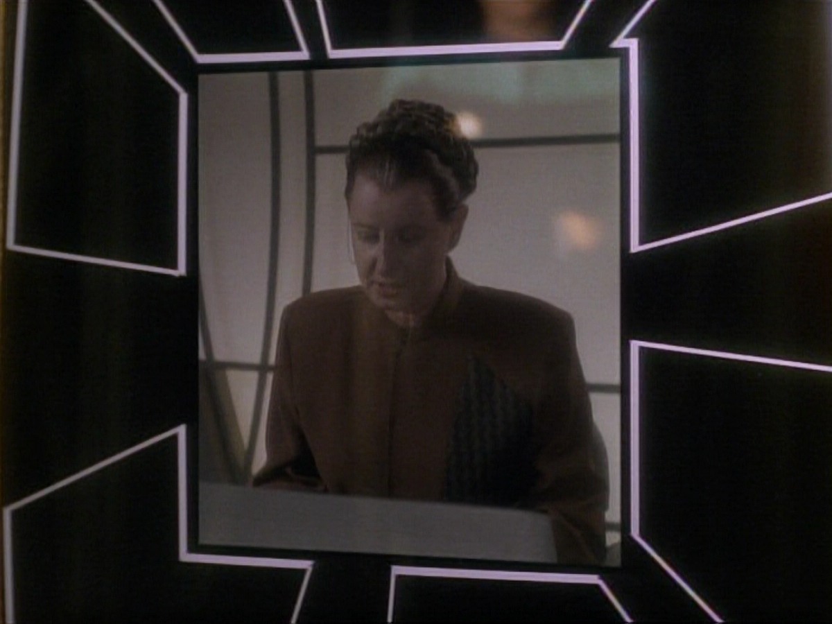 ariane179254_StarTrek_DS9_3x05-SecondSkin_0172.jpg
