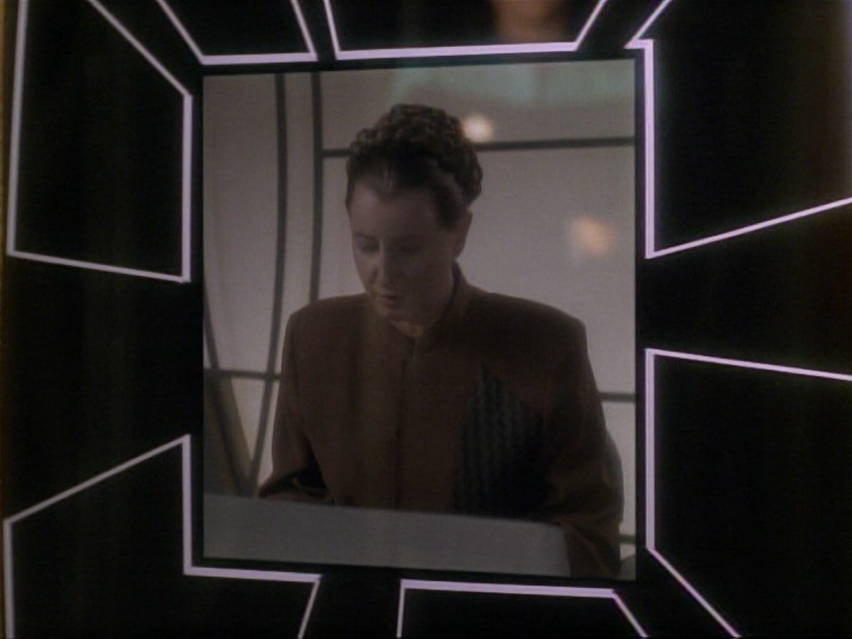 ariane179254_StarTrek_DS9_3x05-SecondSkin_0173.jpg
