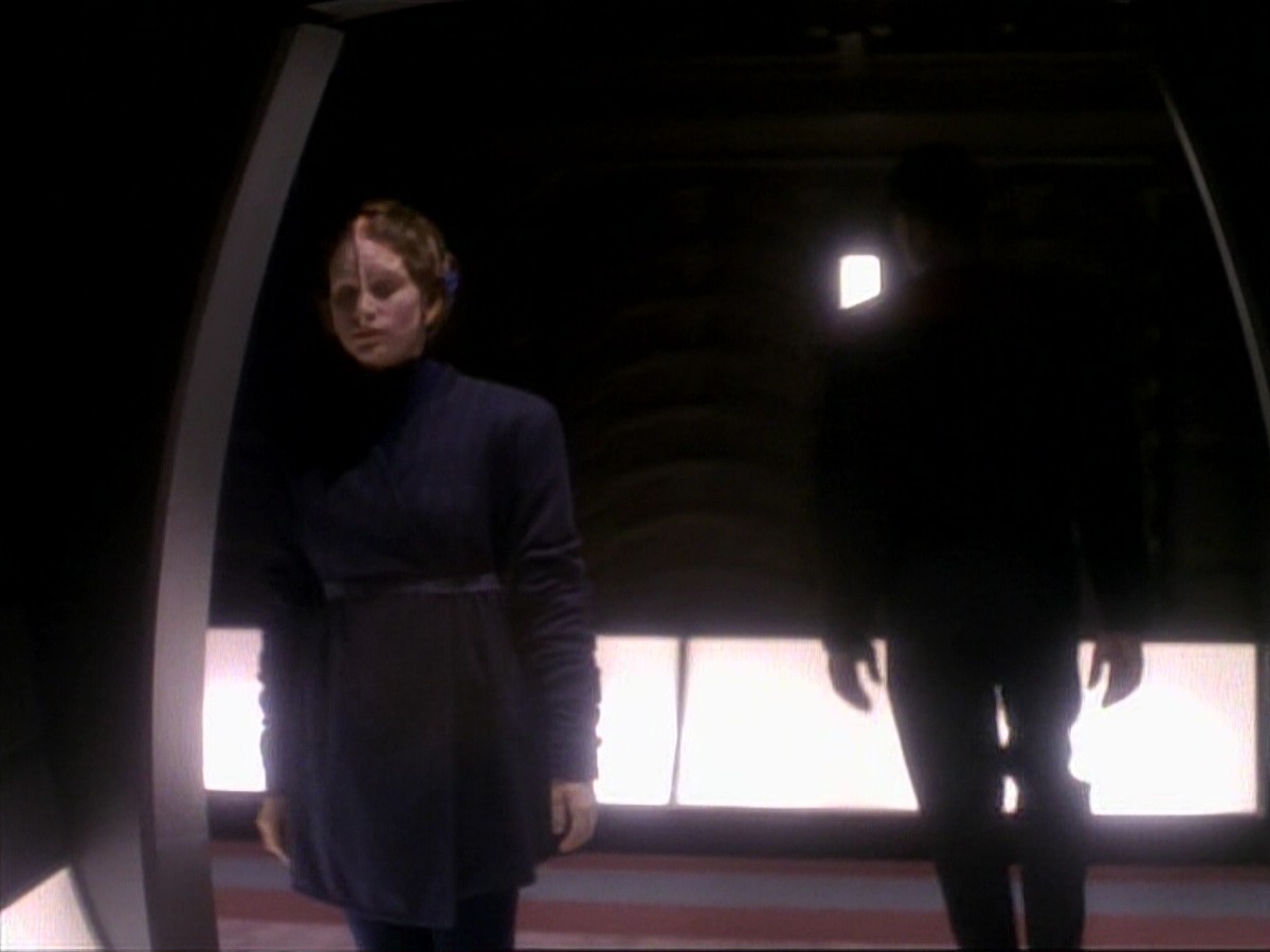 ariane179254_StarTrek_DS9_3x05-SecondSkin_0571.jpg