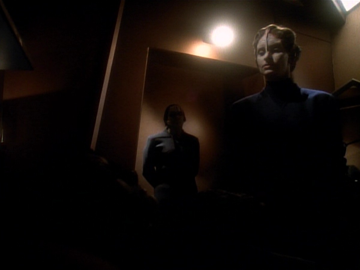ariane179254_StarTrek_DS9_3x05-SecondSkin_0761.jpg