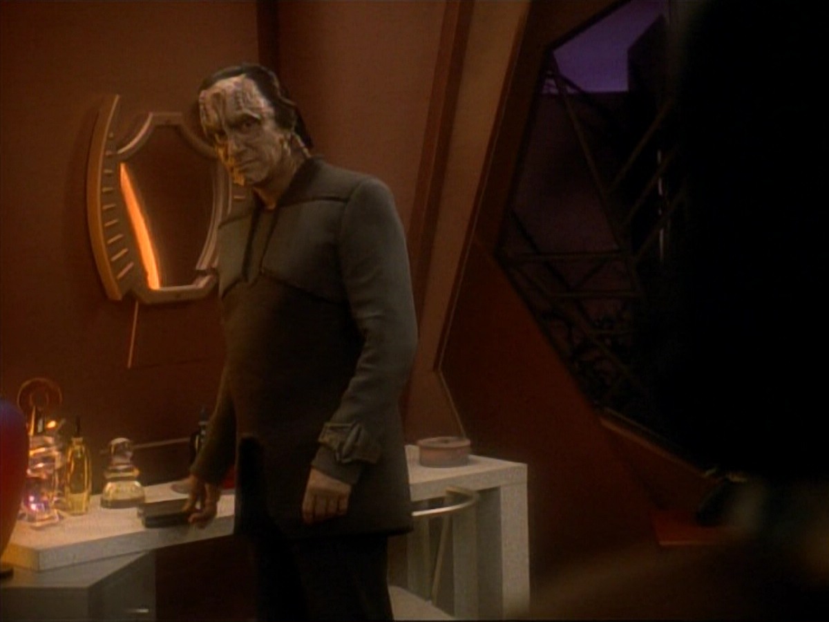 ariane179254_StarTrek_DS9_3x05-SecondSkin_0924.jpg
