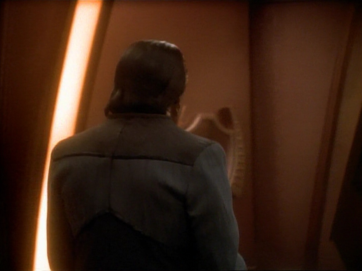 ariane179254_StarTrek_DS9_3x05-SecondSkin_1008.jpg