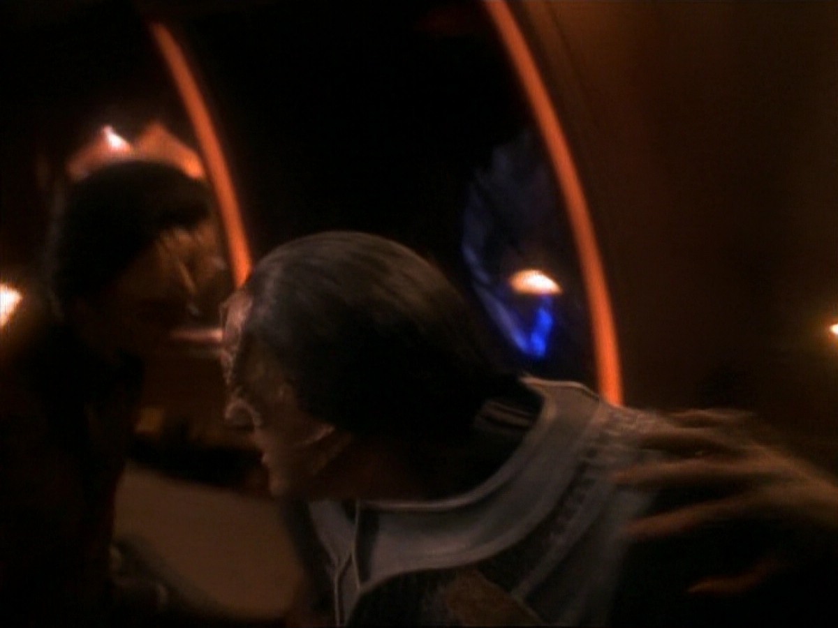 ariane179254_StarTrek_DS9_3x05-SecondSkin_3436.jpg