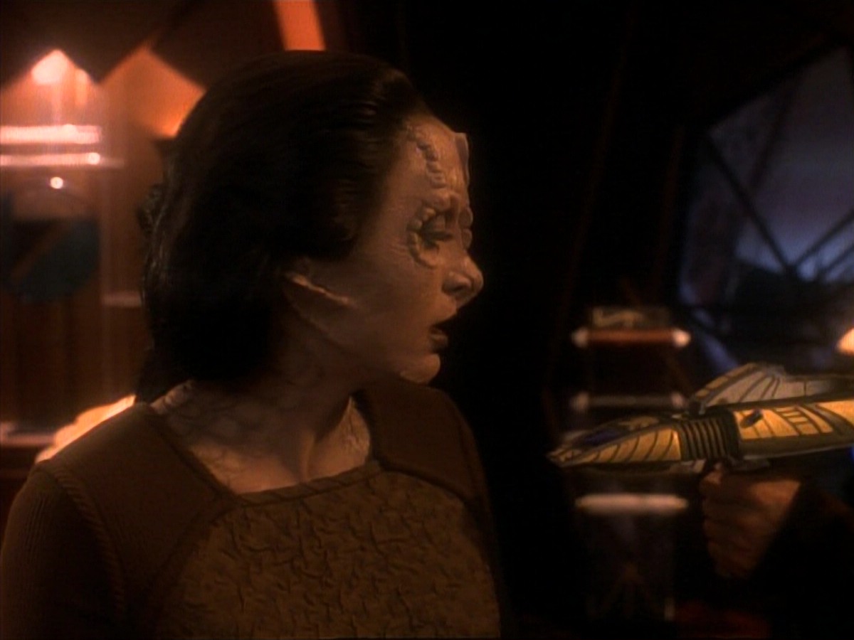 ariane179254_StarTrek_DS9_3x05-SecondSkin_3442.jpg
