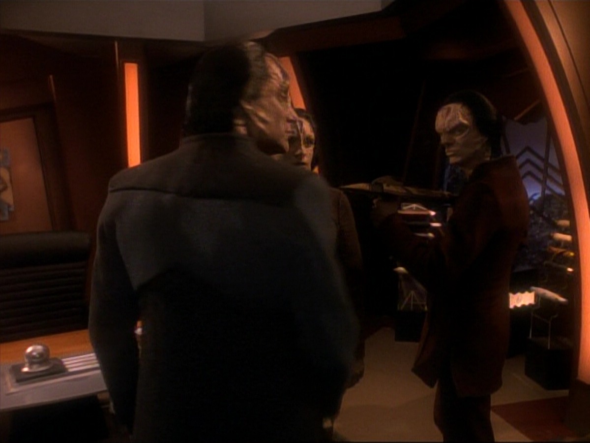 ariane179254_StarTrek_DS9_3x05-SecondSkin_3456.jpg