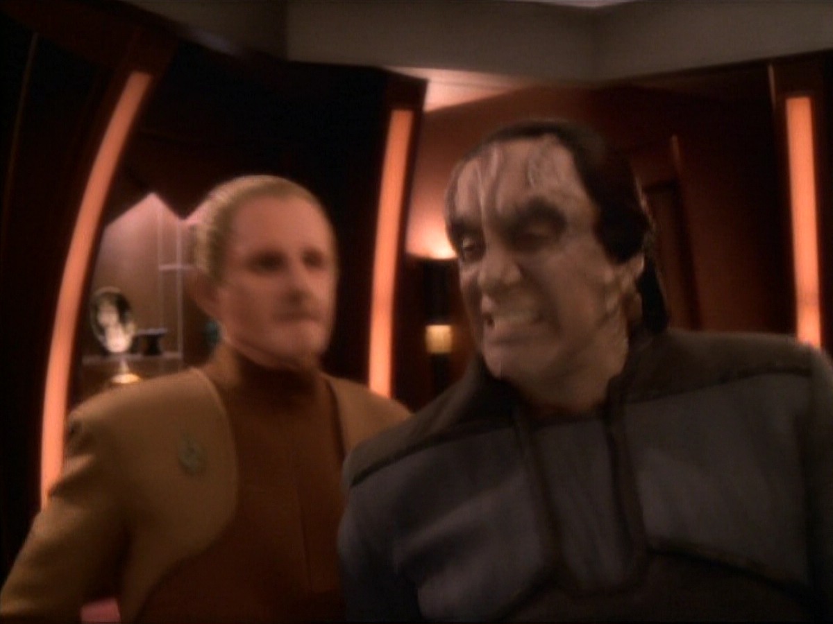ariane179254_StarTrek_DS9_3x05-SecondSkin_3477.jpg
