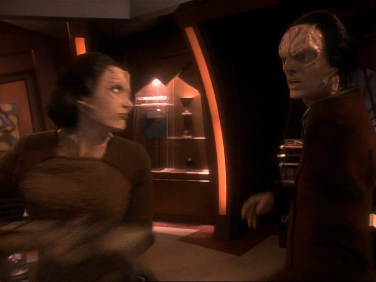 ariane179254_StarTrek_DS9_3x05-SecondSkin_3479.jpg