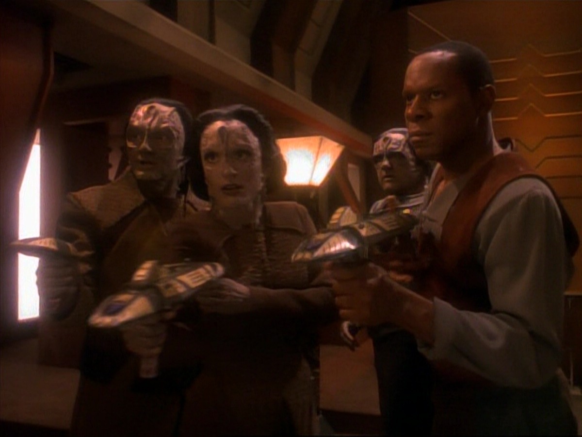 ariane179254_StarTrek_DS9_3x05-SecondSkin_3505.jpg
