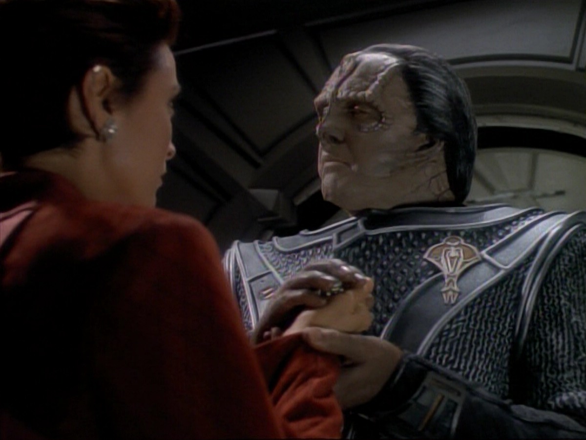 ariane179254_StarTrek_DS9_3x05-SecondSkin_3785.jpg