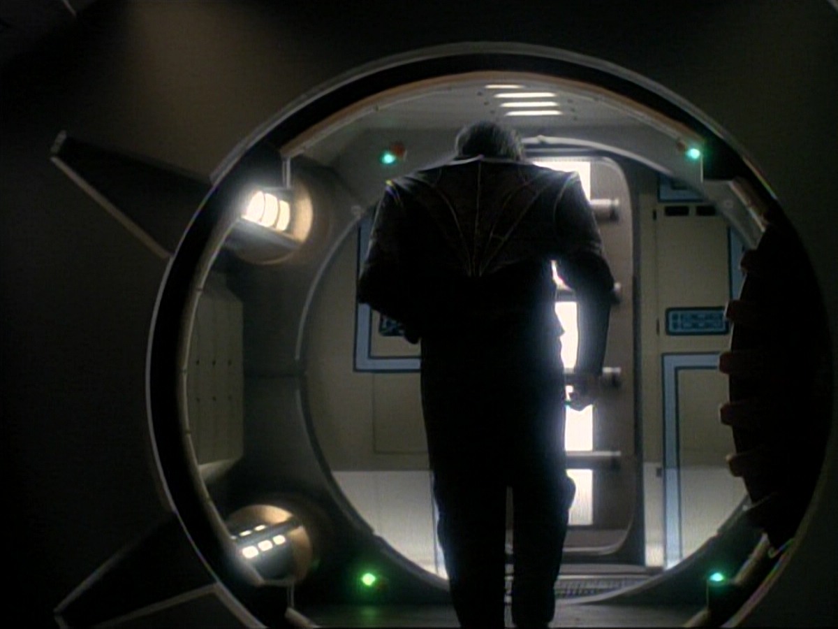 ariane179254_StarTrek_DS9_3x05-SecondSkin_3852.jpg