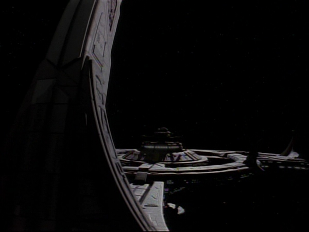 ariane179254_StarTrek_DS9_3x05-SecondSkin_3887.jpg