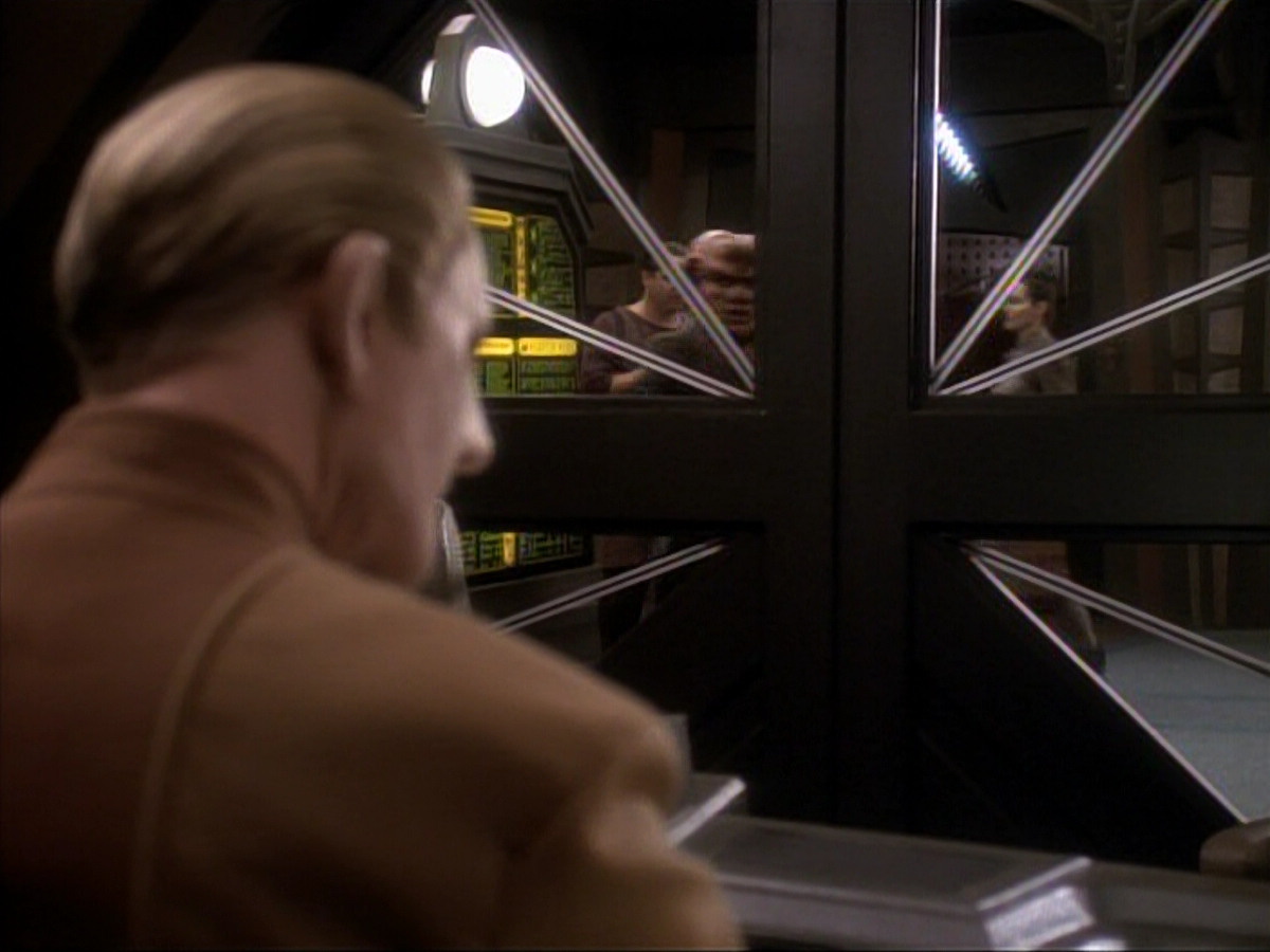 extant_StarTrekDS9_3x07-CivilDefense_00461.jpg