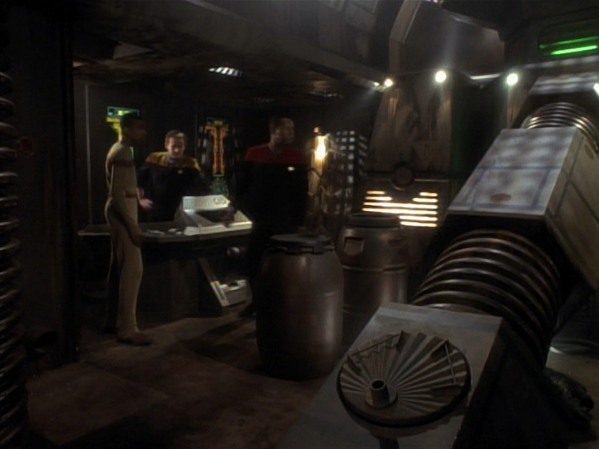 extant_StarTrekDS9_3x07-CivilDefense_00615.jpg