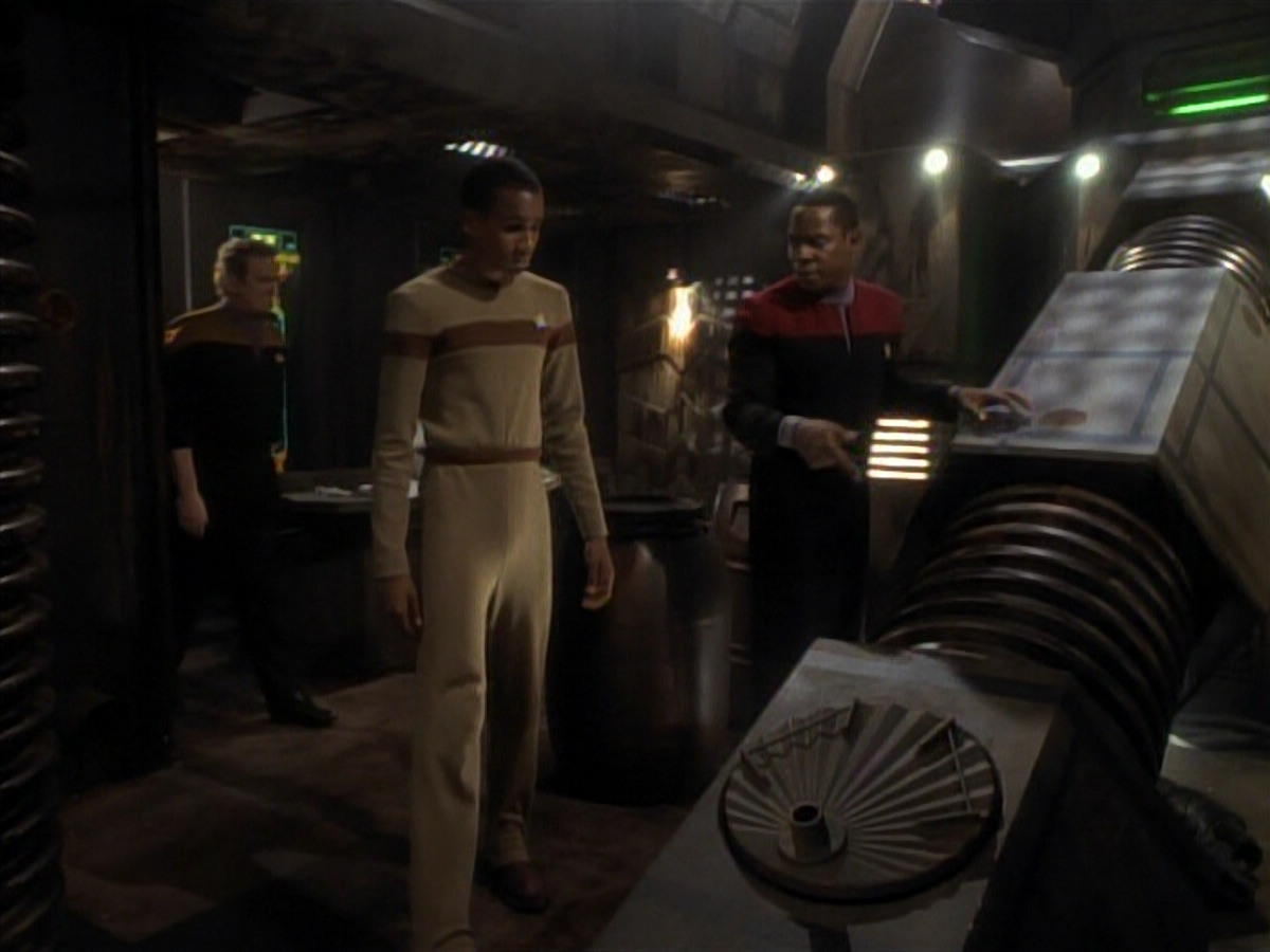 extant_StarTrekDS9_3x07-CivilDefense_00620.jpg