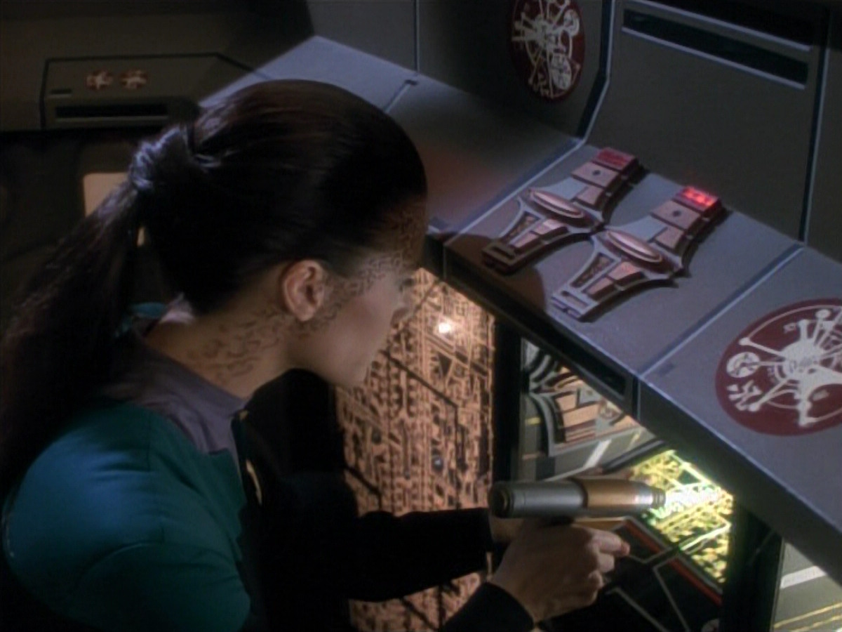 extant_StarTrekDS9_3x07-CivilDefense_00921.jpg