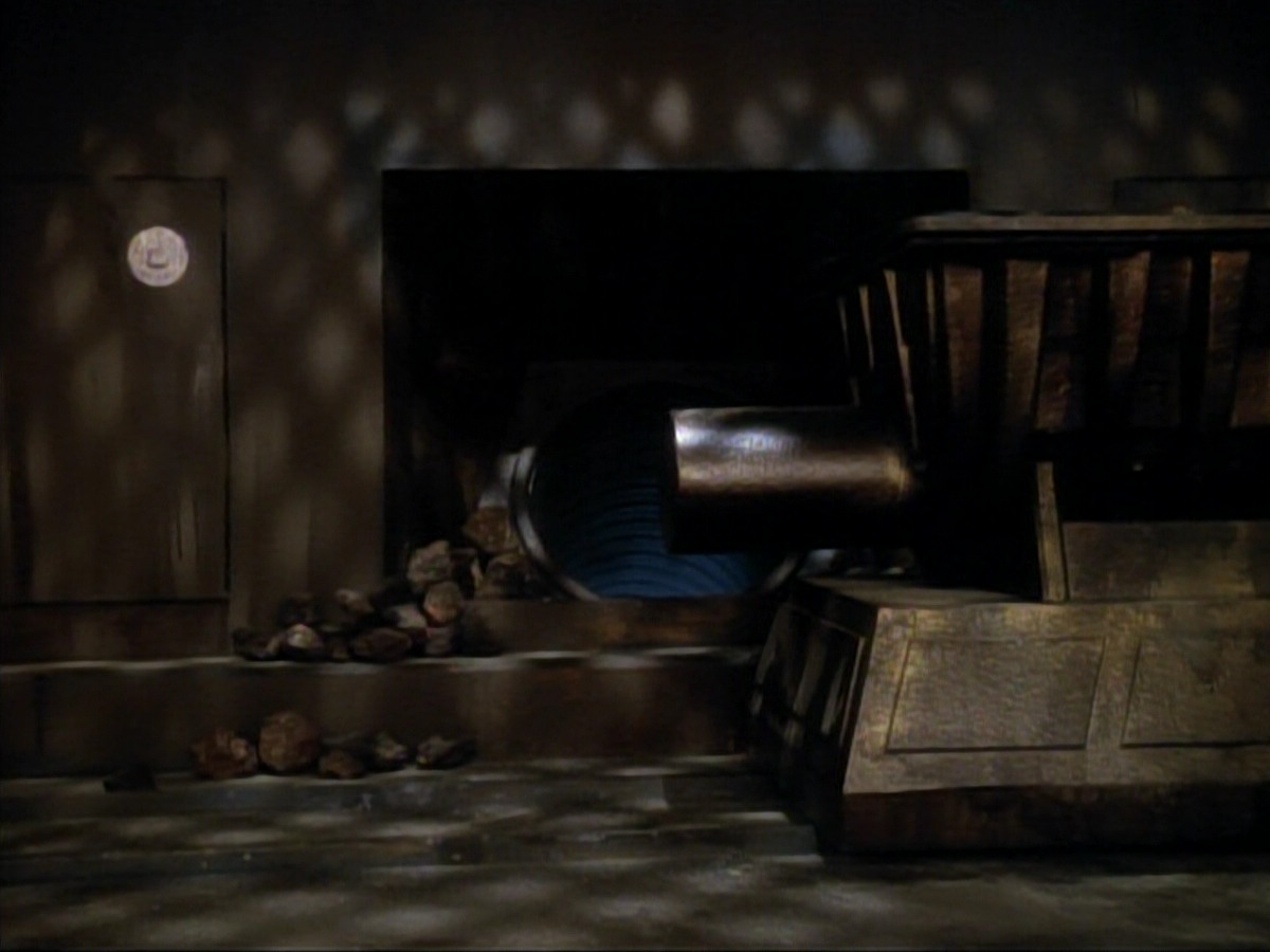 extant_StarTrekDS9_3x07-CivilDefense_00937.jpg