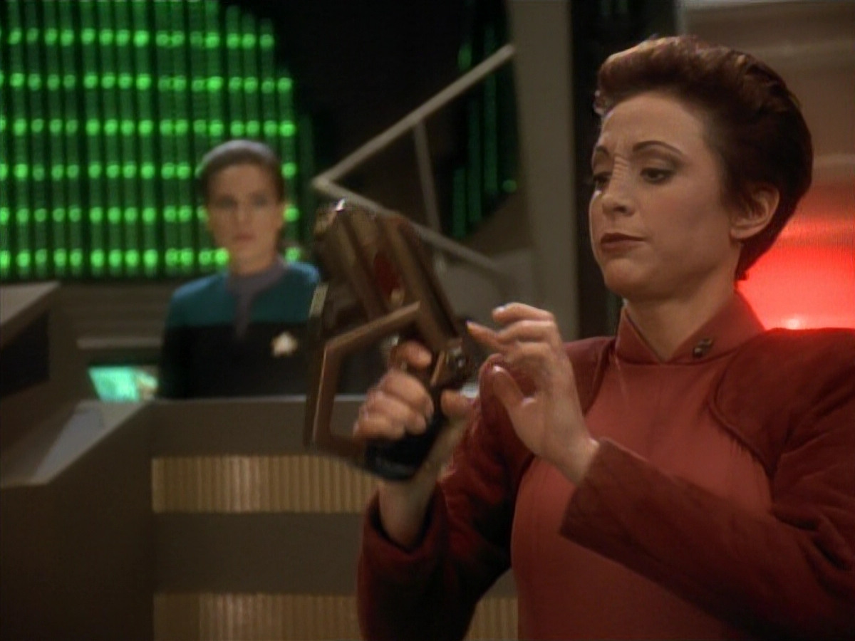 extant_StarTrekDS9_3x07-CivilDefense_01046.jpg