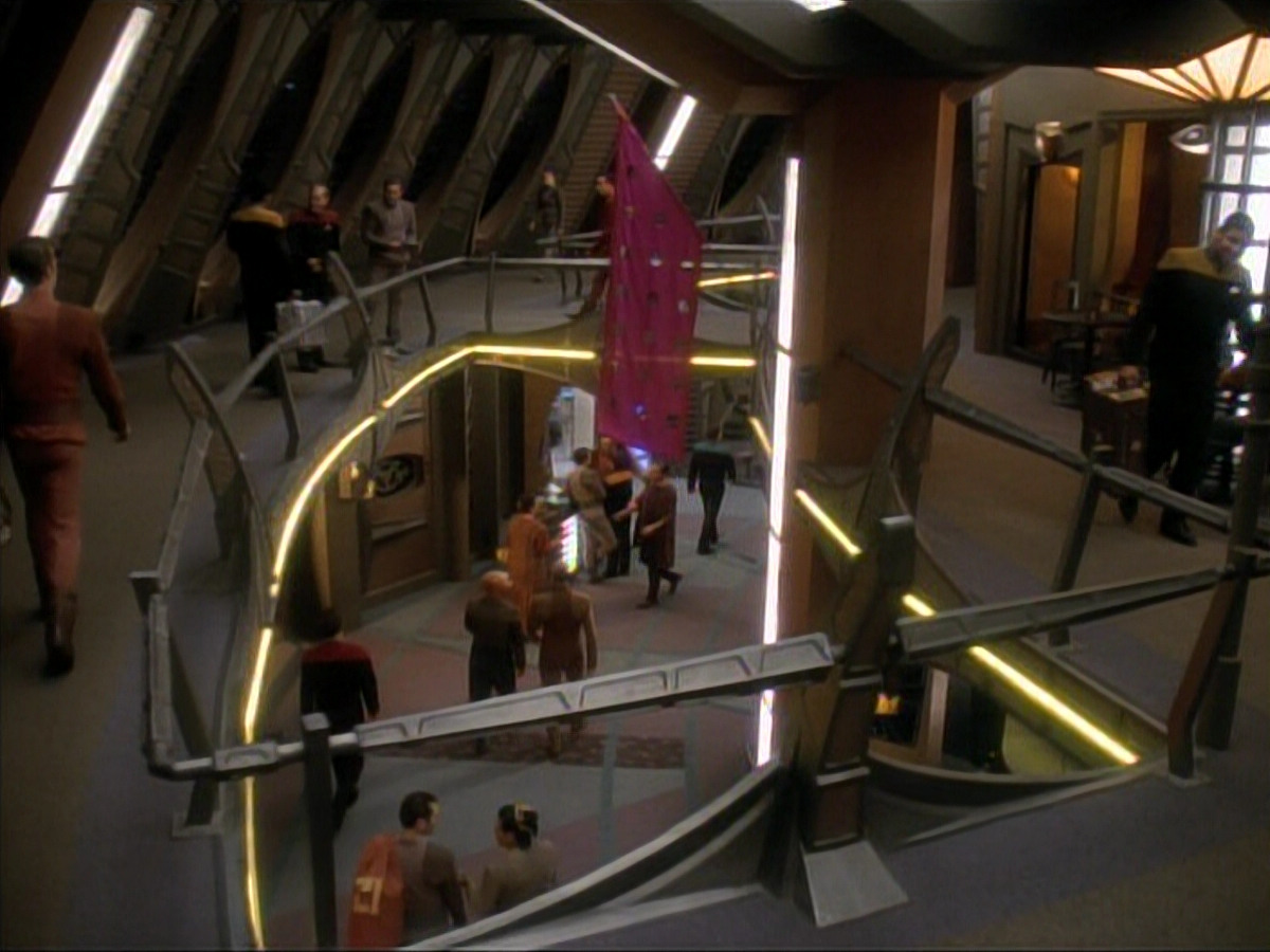 extant_StarTrekDS9_3x07-CivilDefense_03752.jpg