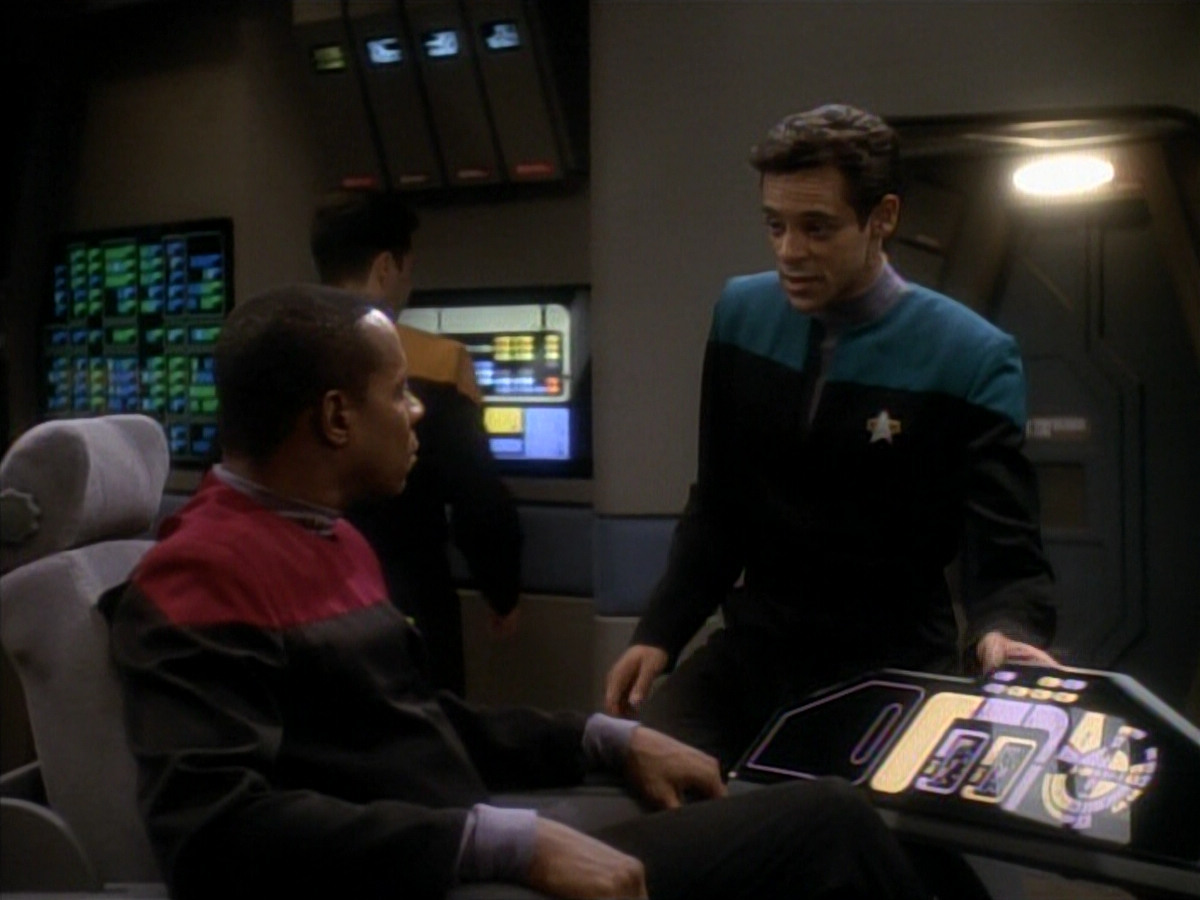 extant_StarTrekDS9_3x08-Meridian_00301.jpg