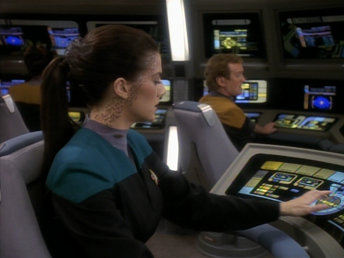 extant_StarTrekDS9_3x08-Meridian_00311.jpg