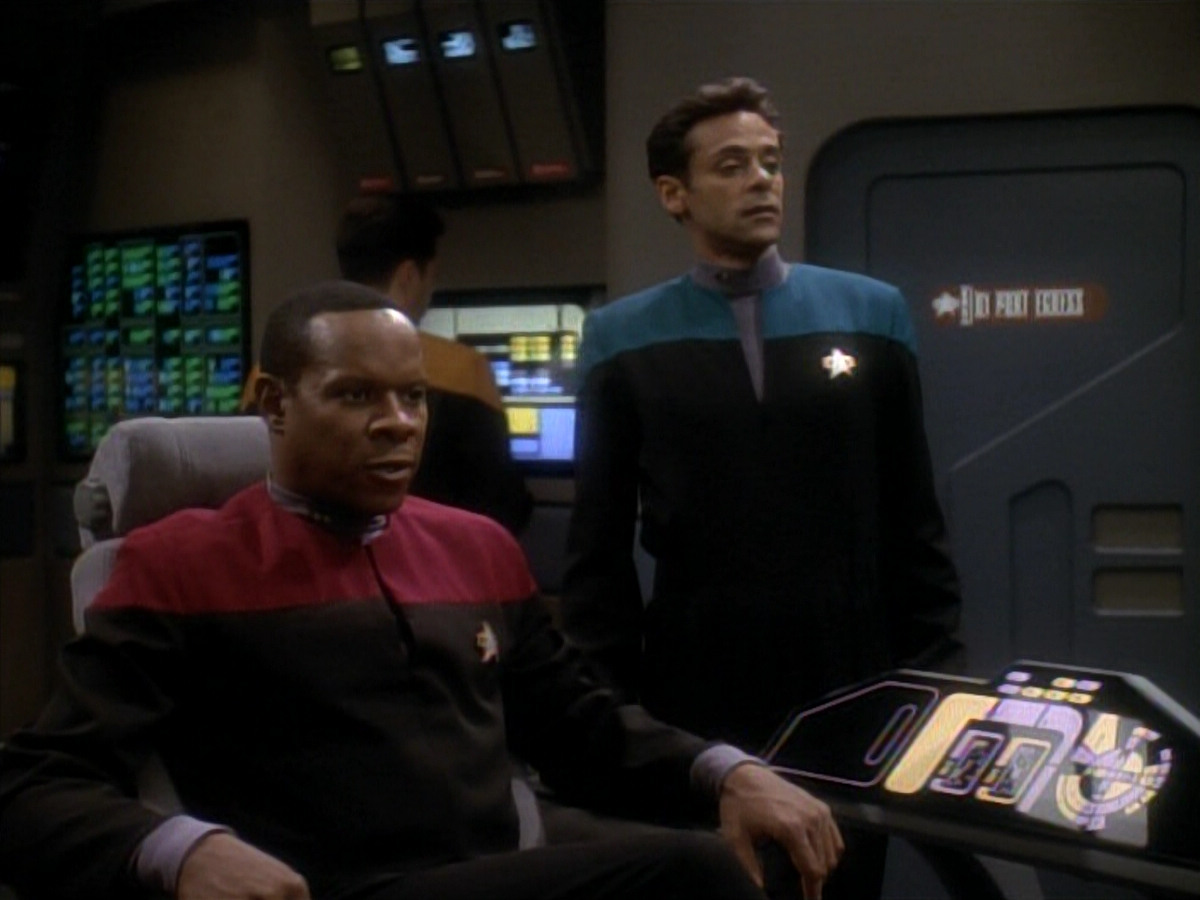 extant_StarTrekDS9_3x08-Meridian_00335.jpg