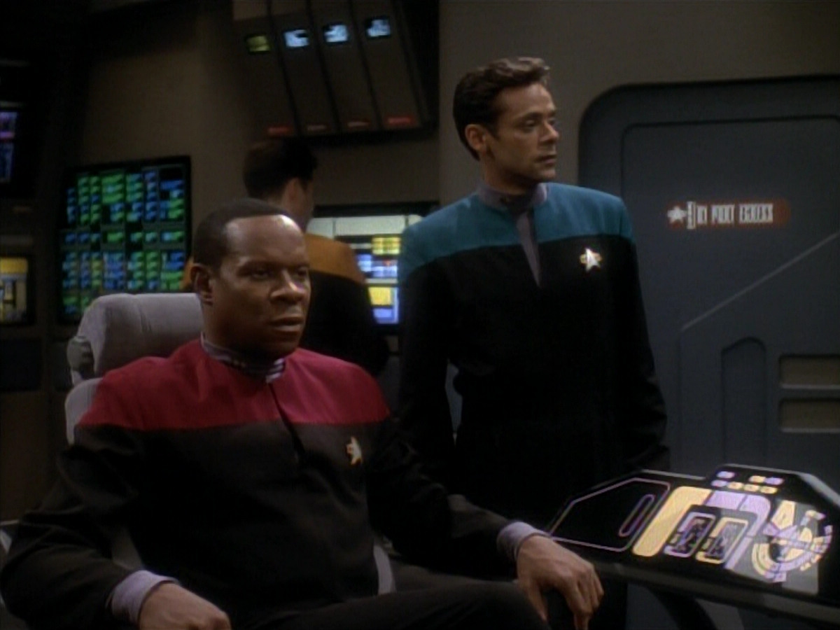 extant_StarTrekDS9_3x08-Meridian_00348.jpg