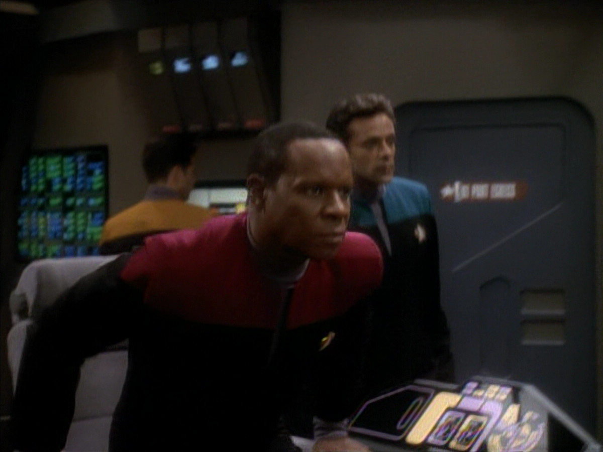 extant_StarTrekDS9_3x08-Meridian_00350.jpg