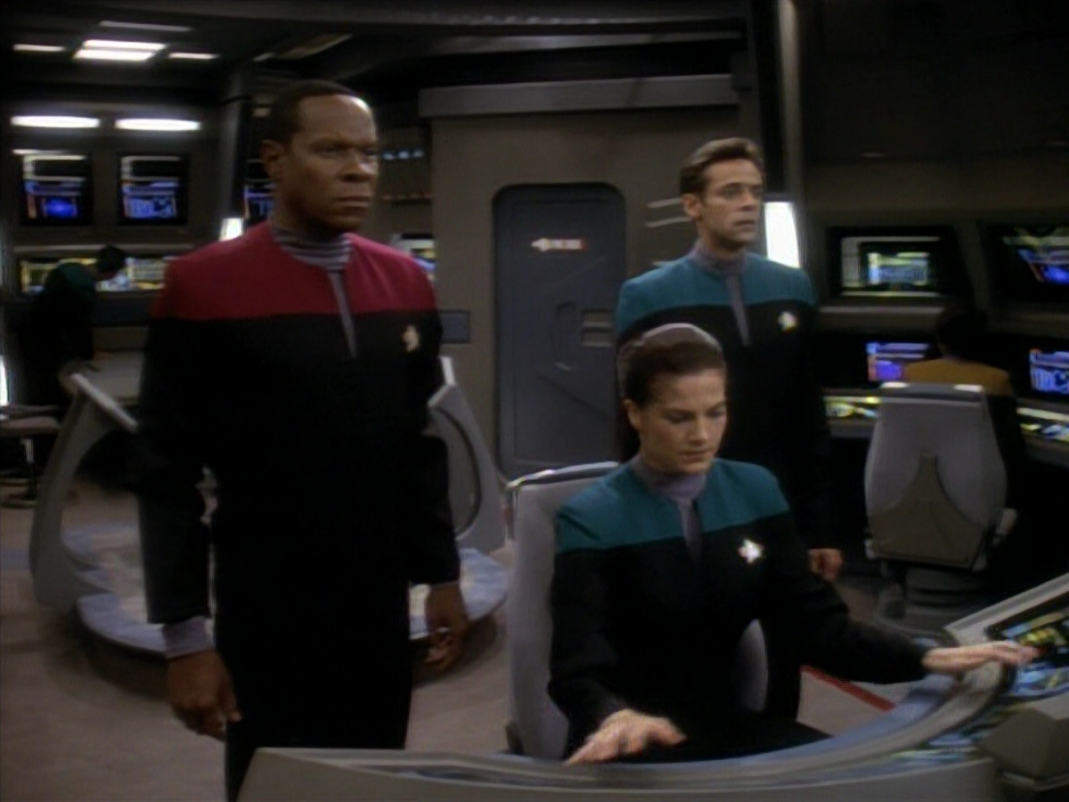 extant_StarTrekDS9_3x08-Meridian_00365.jpg