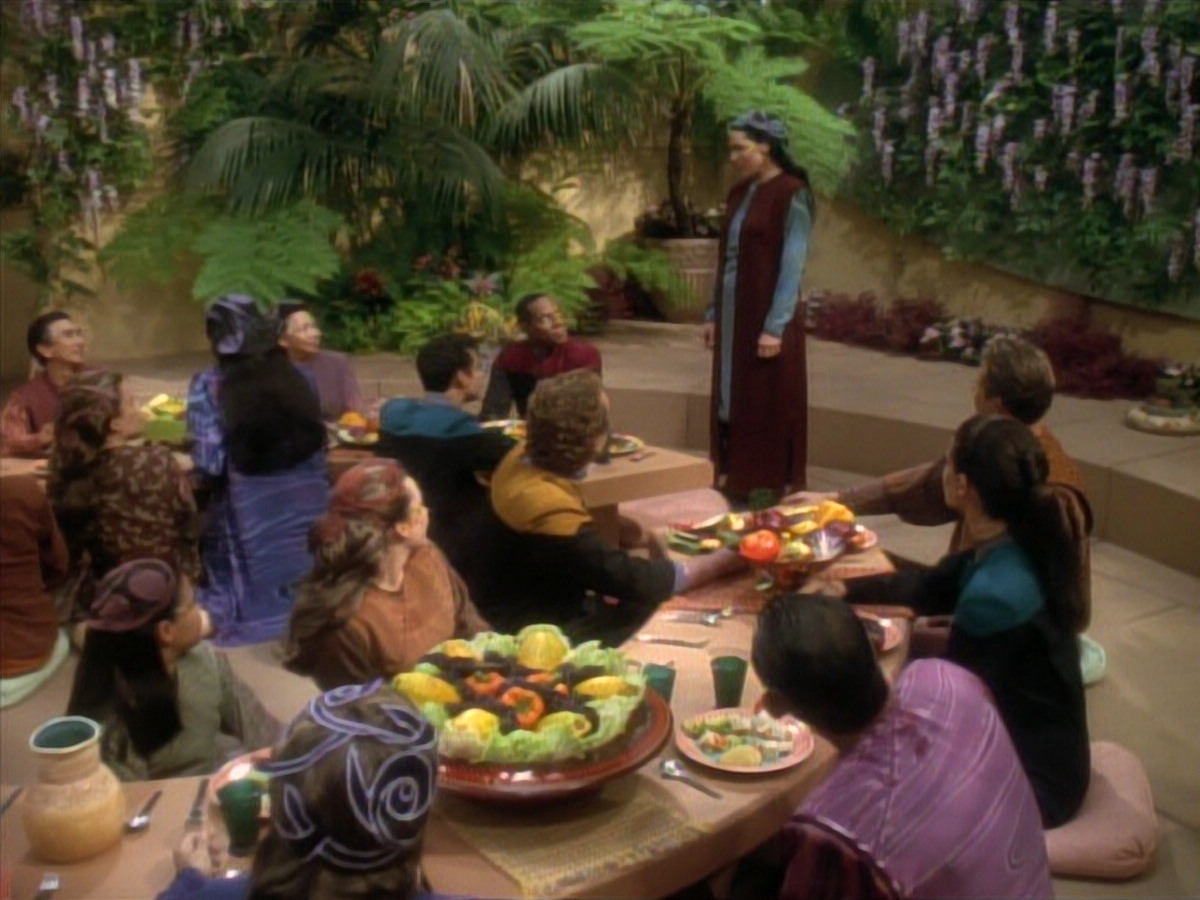 extant_StarTrekDS9_3x08-Meridian_00679.jpg