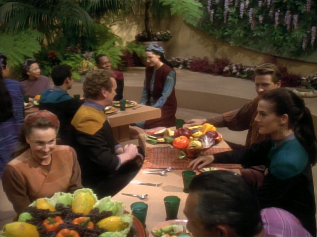 extant_StarTrekDS9_3x08-Meridian_00688.jpg