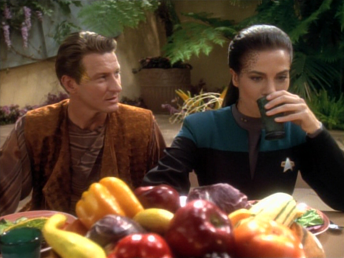 extant_StarTrekDS9_3x08-Meridian_00694.jpg
