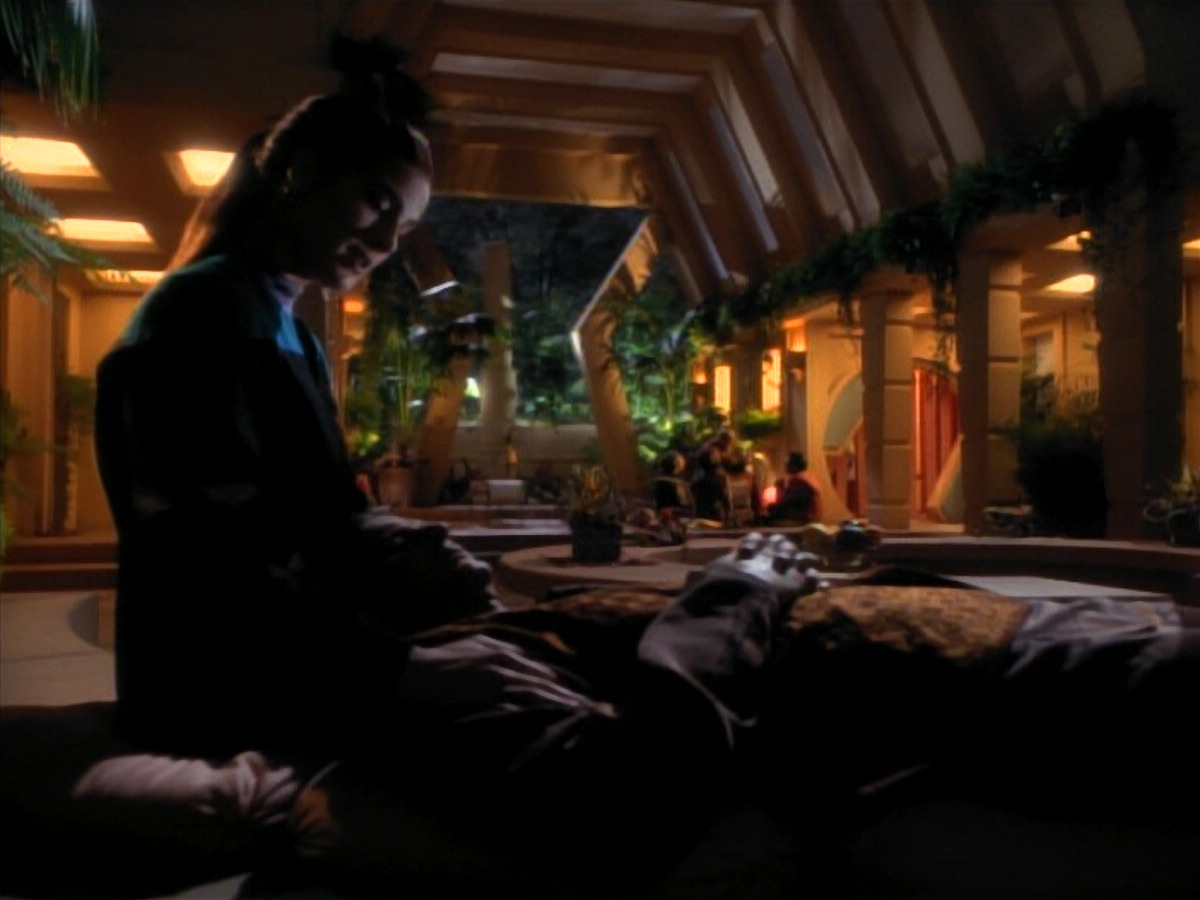 extant_StarTrekDS9_3x08-Meridian_02862.jpg