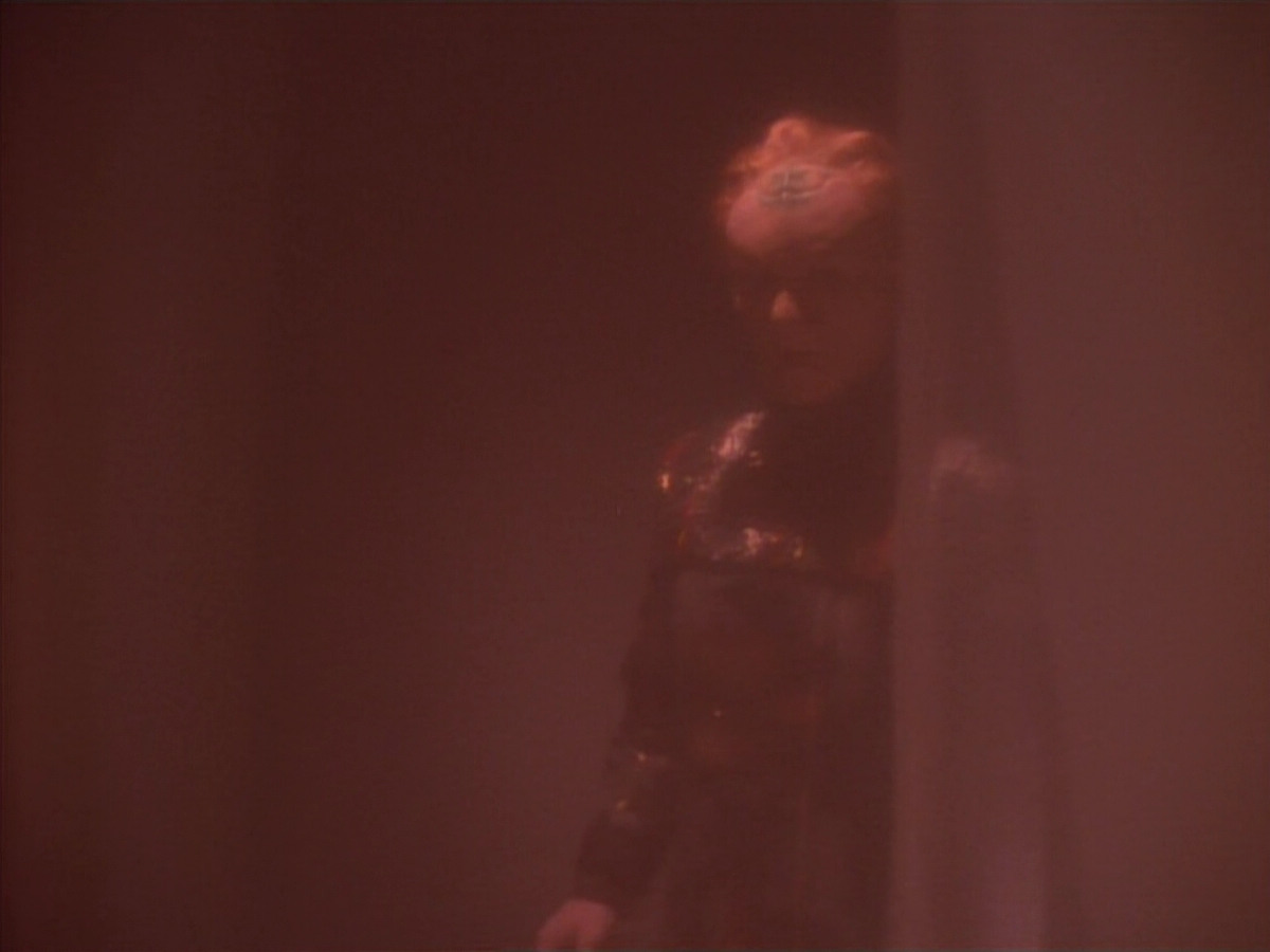 extant_StarTrekDS9_3x08-Meridian_03278.jpg