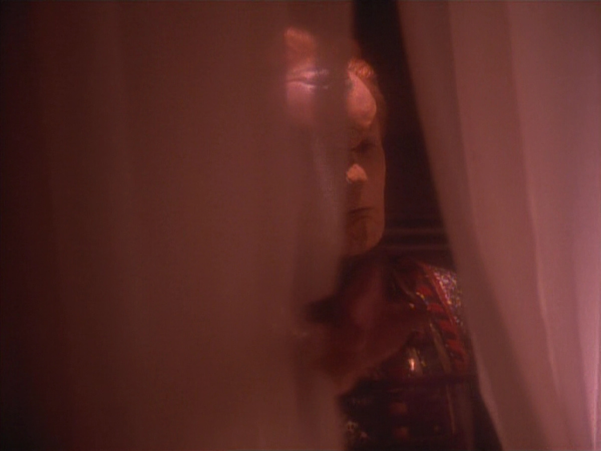 extant_StarTrekDS9_3x08-Meridian_03294.jpg