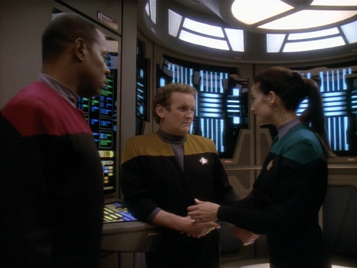 extant_StarTrekDS9_3x08-Meridian_03436.jpg