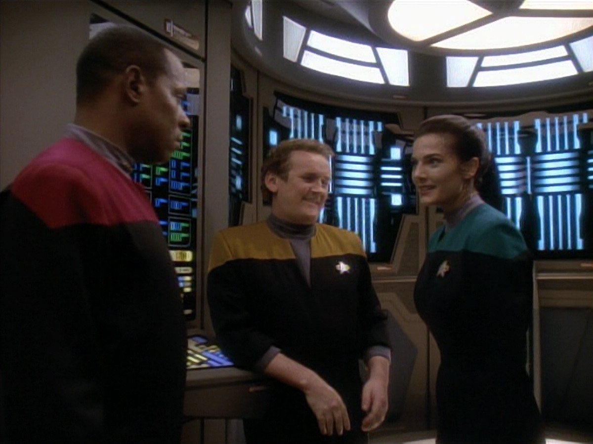 extant_StarTrekDS9_3x08-Meridian_03445.jpg