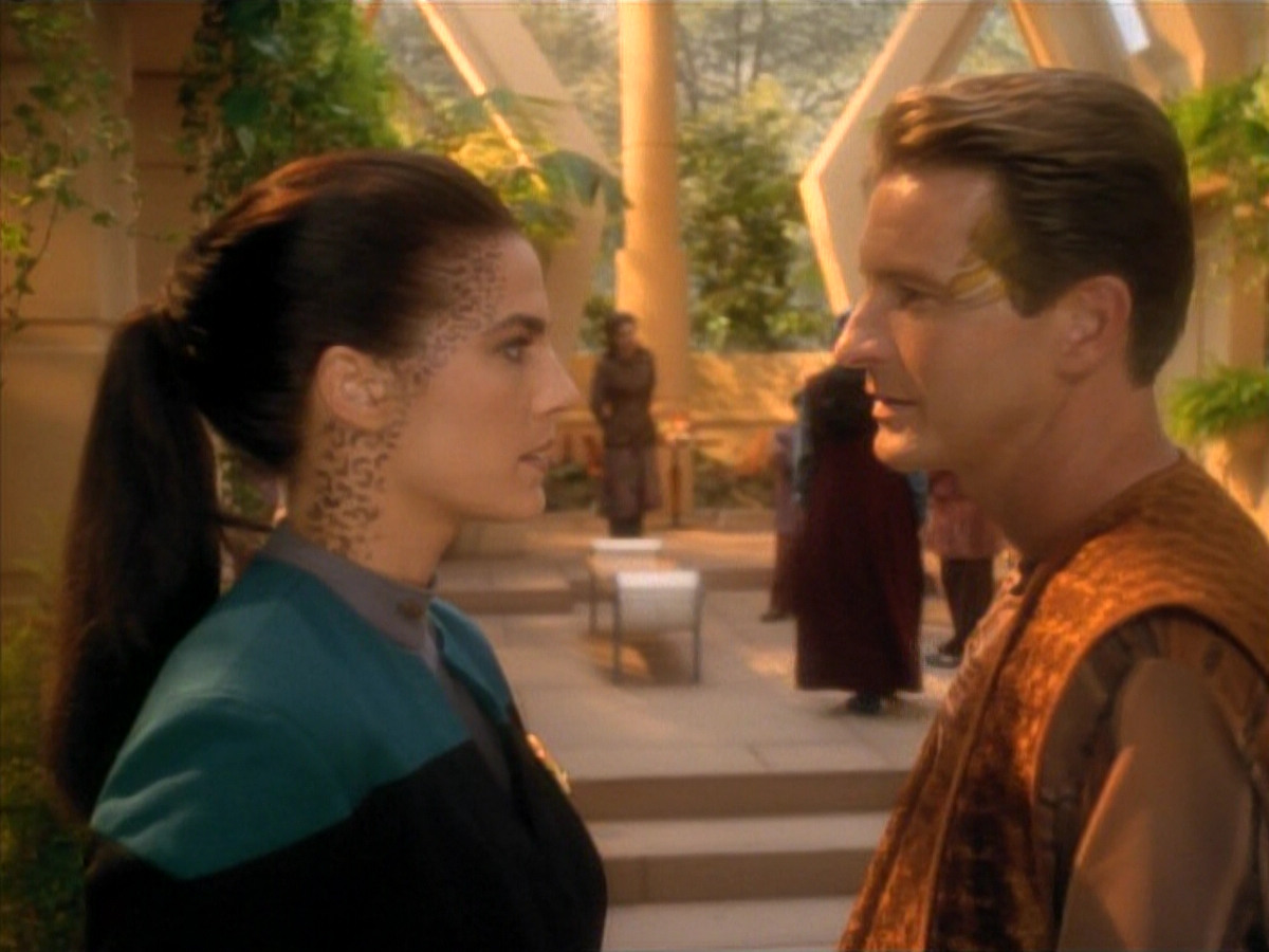 extant_StarTrekDS9_3x08-Meridian_03518.jpg