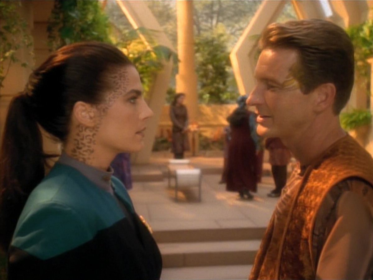 extant_StarTrekDS9_3x08-Meridian_03520.jpg