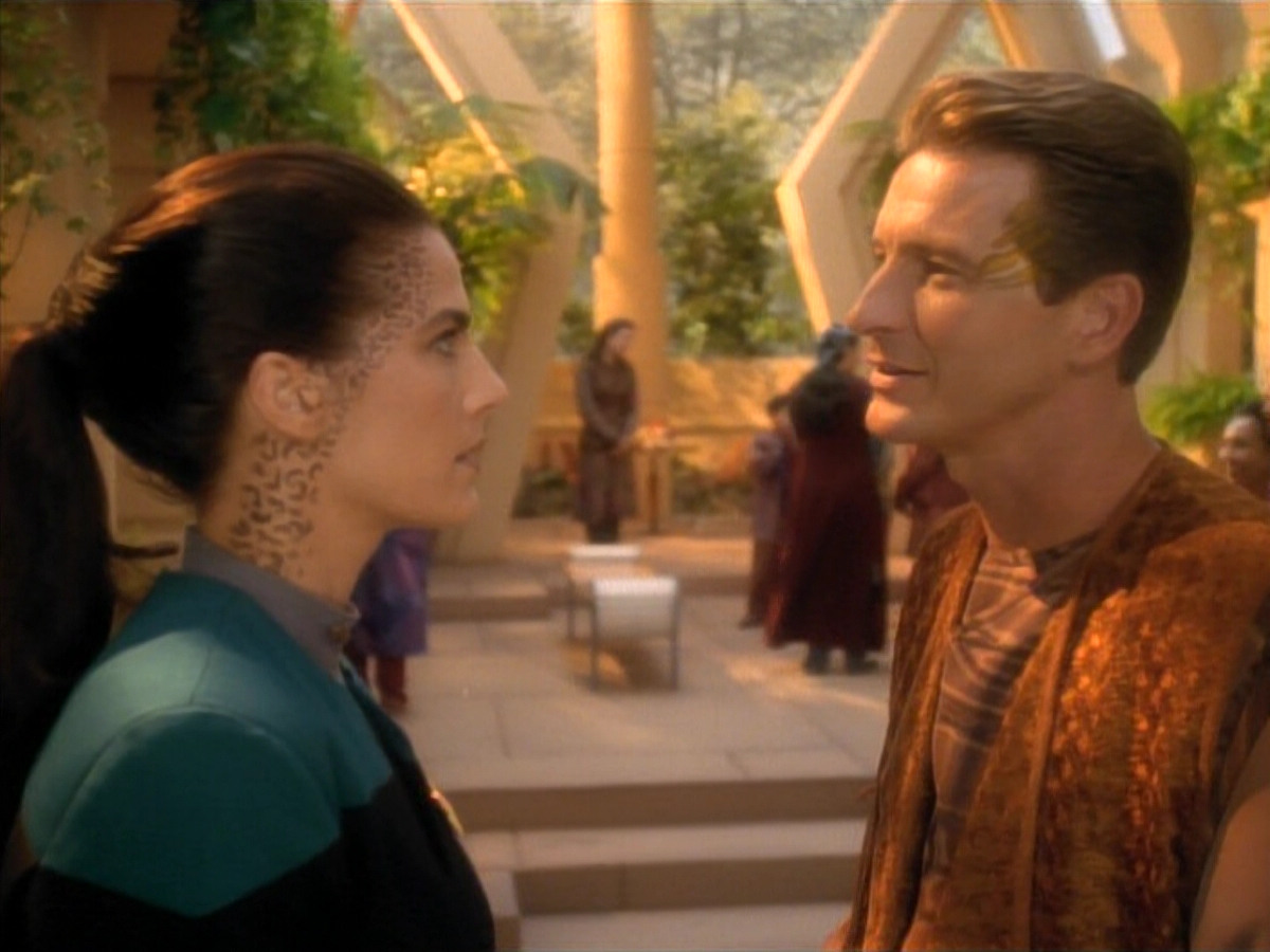 extant_StarTrekDS9_3x08-Meridian_03521.jpg