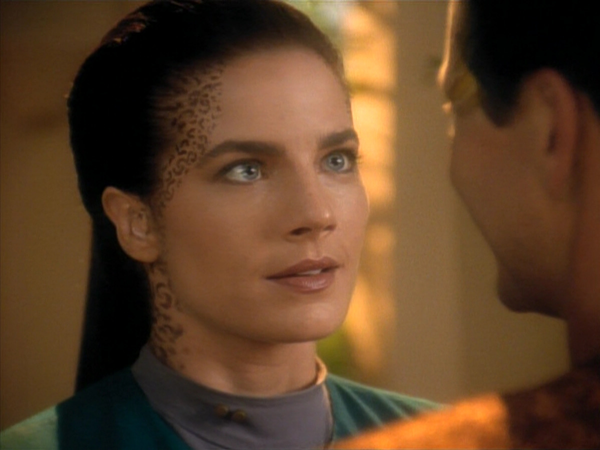 extant_StarTrekDS9_3x08-Meridian_03523.jpg