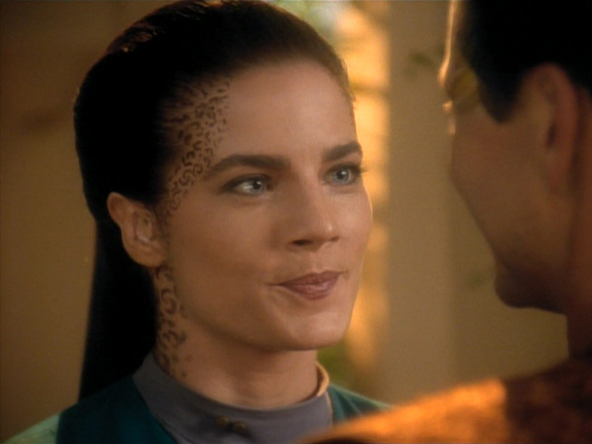 extant_StarTrekDS9_3x08-Meridian_03524.jpg