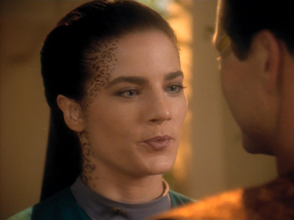 extant_StarTrekDS9_3x08-Meridian_03525.jpg