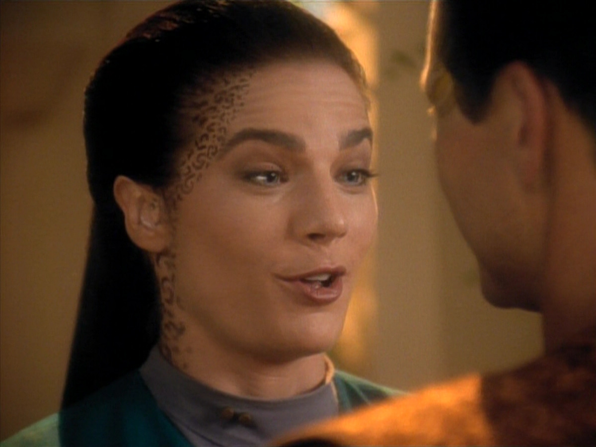 extant_StarTrekDS9_3x08-Meridian_03529.jpg